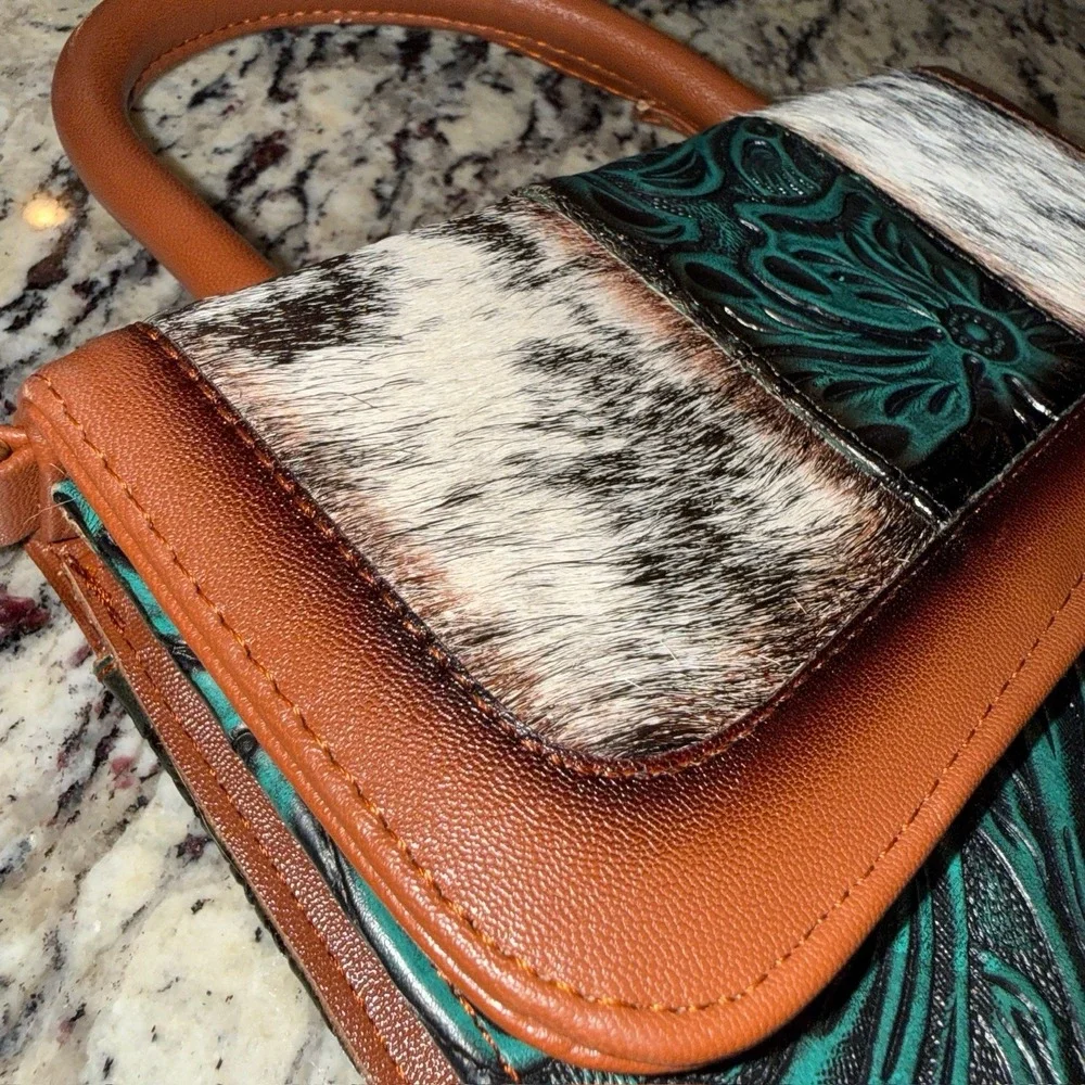 Western Animal Print Cow Fringe Crossbody Bag with Tooled Leather Excellent